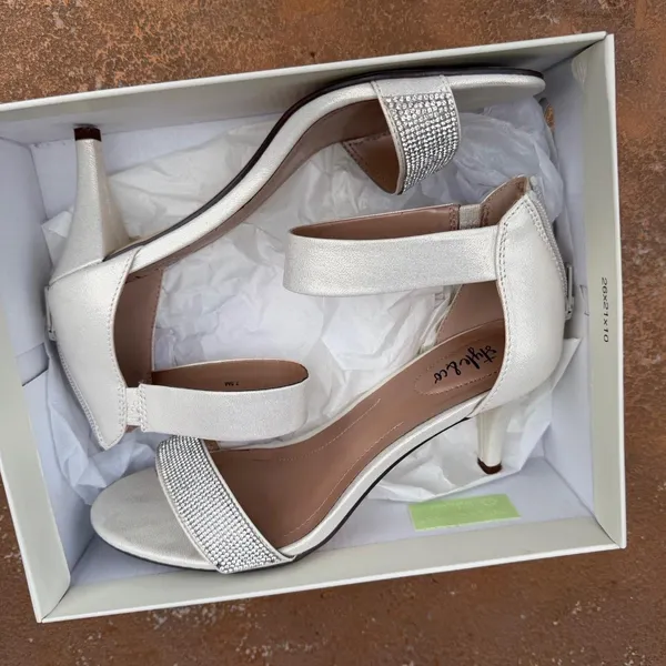 Style&co Women's Phillys Two-Piece Evening Sandals white silver sz 7.5 - Image 2