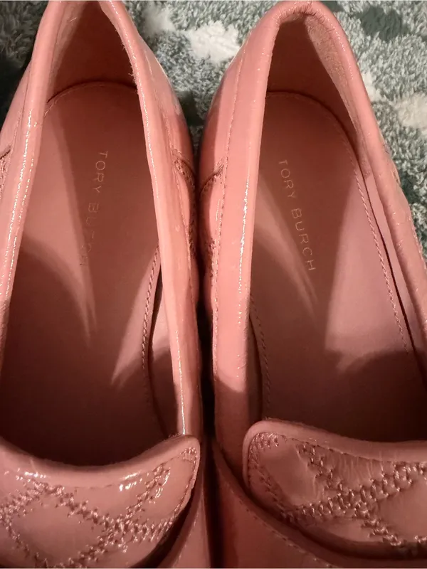 Tory Burch Blush Quilted Patent Leather Loafers with Silver Logo - Image 8