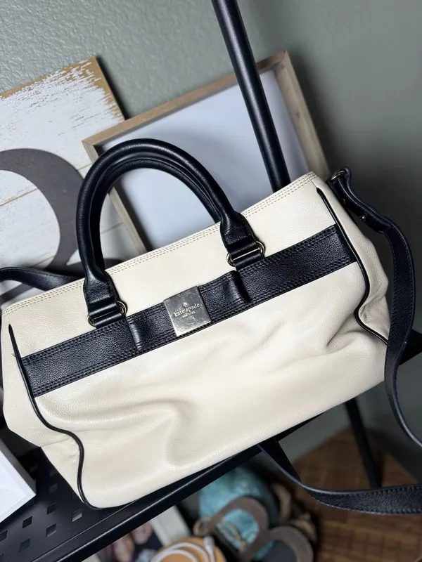 Kate Spade New York Black and Cream Leather Bow Satchel Handbag - Image 2