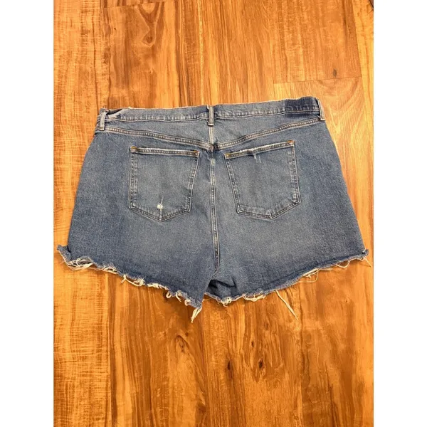 Abercrombie & Fitch The 4" Mom‎ Short High Rise Denim Size 36/22 - Image 4