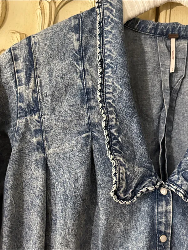 Free People Ruffle Collar Denim Swing Blouse - Lightest Indigo Blue SZ Amall - Image 10