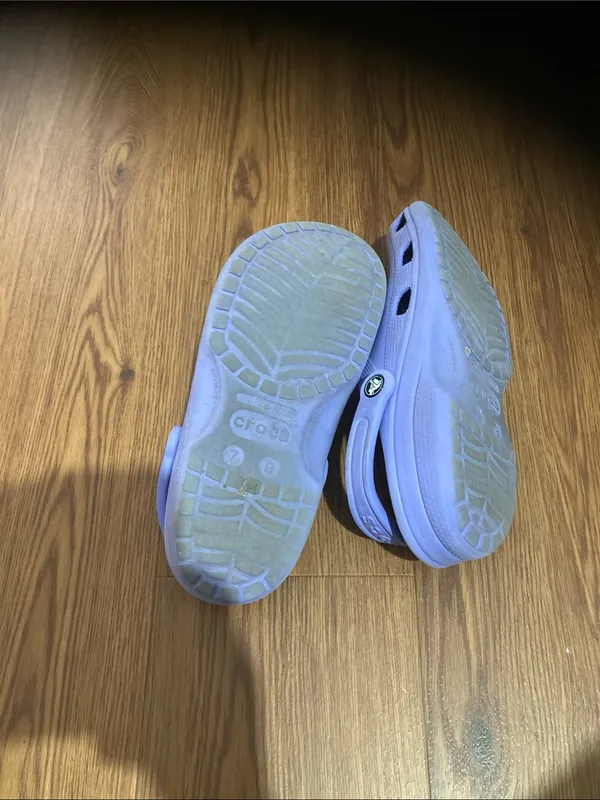 CROCS Women’s size 9Lavender Classic Clog - Image 3