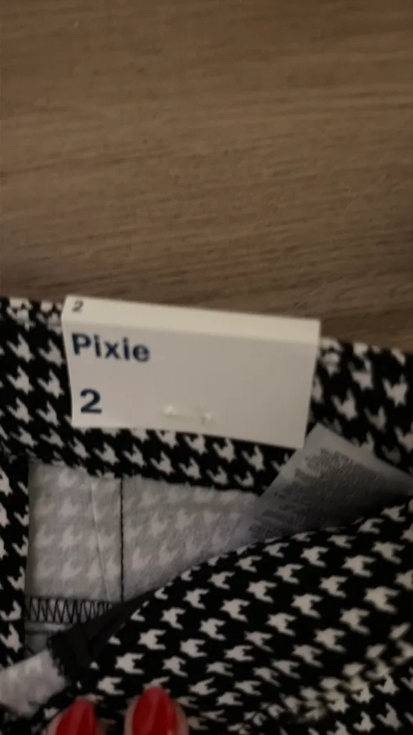 Old Navy Pants Pixie - Image 4