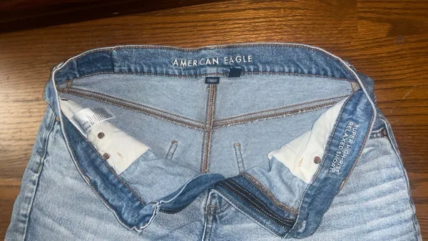 American Eagle Outfitters Shorts - Image 4