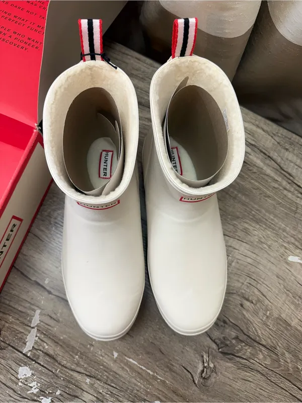 Hunter Women's Original Play Short Rain Boots white willow size 11 NIB - Image 2