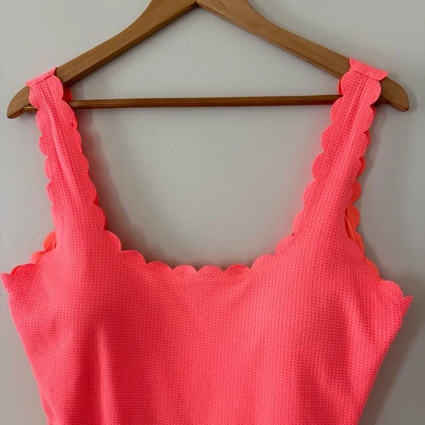 Aerie Waffle Scalloped One Piece‎ Swimsuit in a coral/neon Size XXL - Image 3