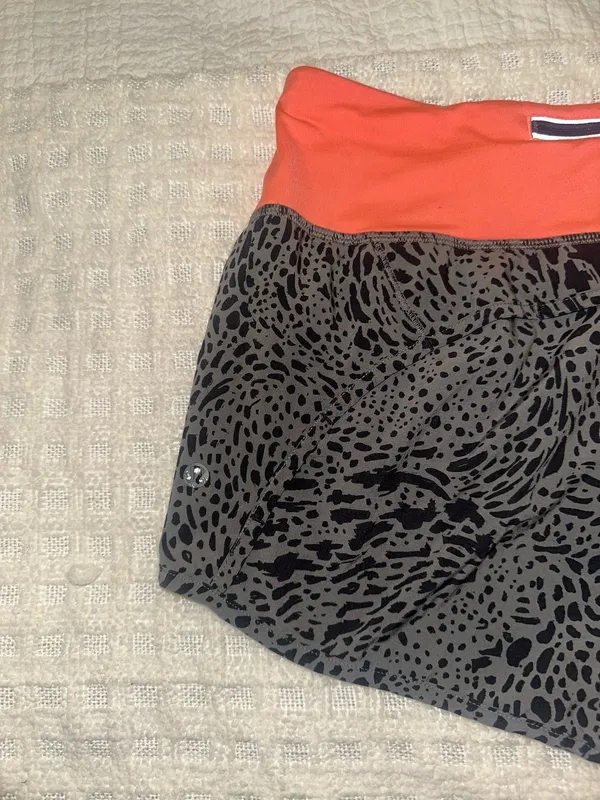 Lululemon Run Times Shorts 4" - Image 3