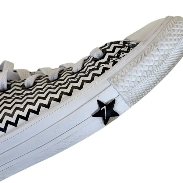 EUC Converse Leather Chuck 70 Mission-V-O Sneakers Black White Chevron Size 7 - Image 4