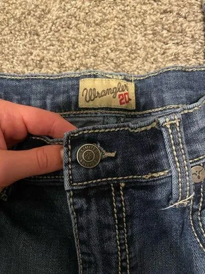 Women’s Wrangler Bootcut Jeans - Image 5