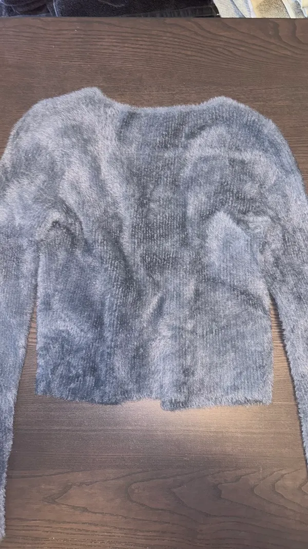 Abercrombie and Fitch cropped sweater - Image 3