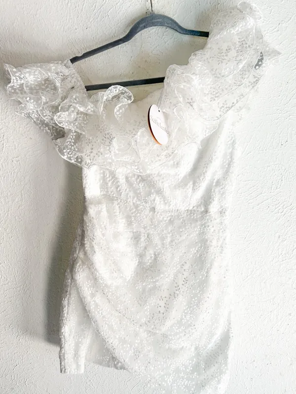 Selfie Leslie Hollyn One-Shoulder Ruffle Mini Dress White Medium NWT Bridal Rush - Image 3