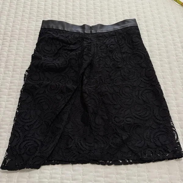 Zara Black Lace Mini Skirt With Faux Leather Waist Trim Detail Sz XS - Image 5