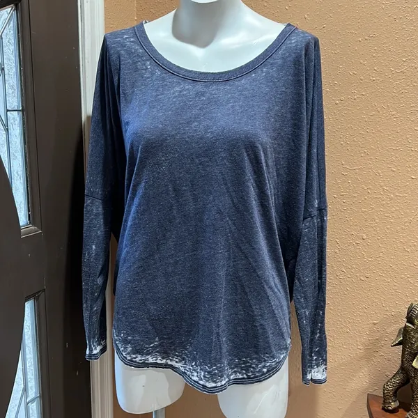 Chaser gray open back long sleeve shirt - Image 3