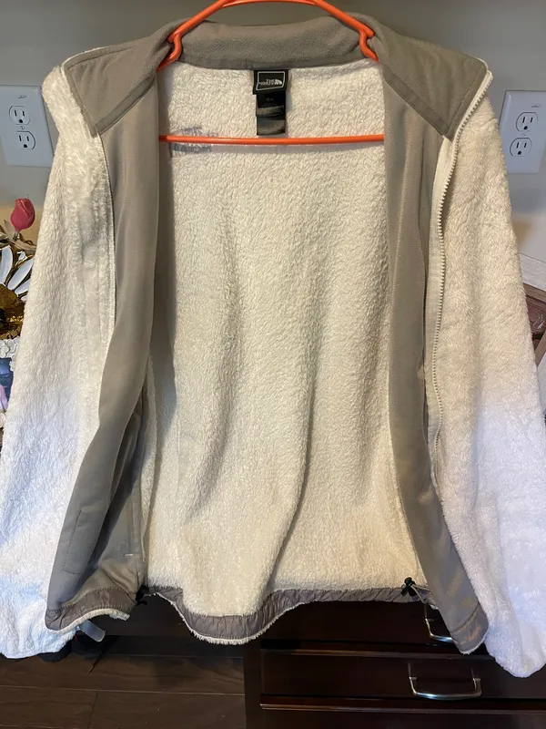 North Face Women Jacket - Image 3