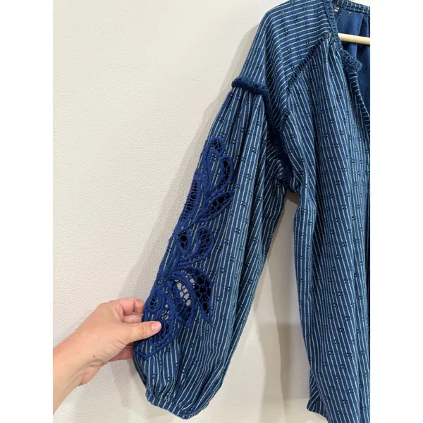 Lucky Brand Indigo Blue Striped Eyelet Crochet Lace Sleeve‎ Peasant Top 1X - Image 4