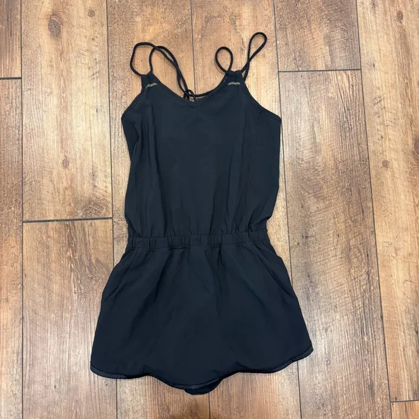 Lululemon Sweaty Or Not Runsie Mini Romper Black Size 4 / W8612S / Open Back - Image 4