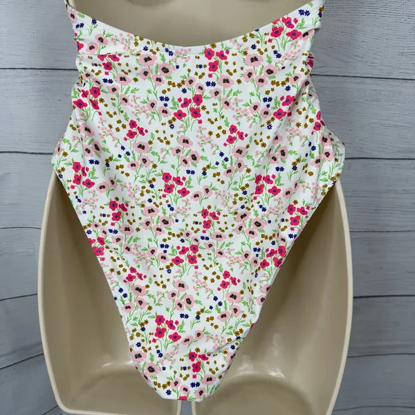 Lulus Womens size Medium Vacation Calling White Floral O-Ring One Piece Swimsuit - Image 8