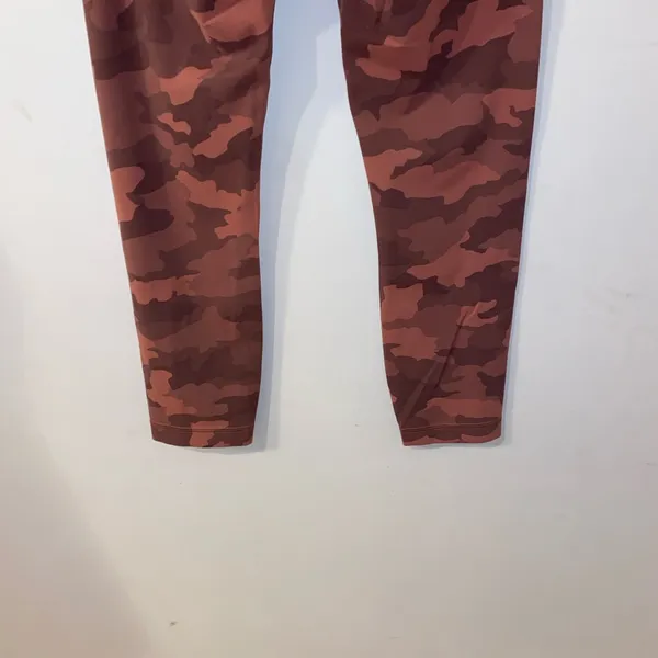 Lululemon Athletica Pink Camo High Rise Leggings Size 8 Like New - Image 7