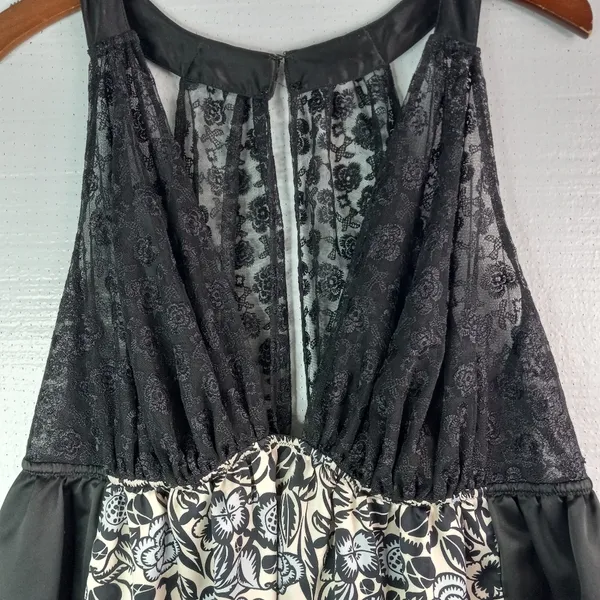 Cacique 28/20 Chic Black and White Pastel Sky Blue Floral Paneled Negligee - Image 7