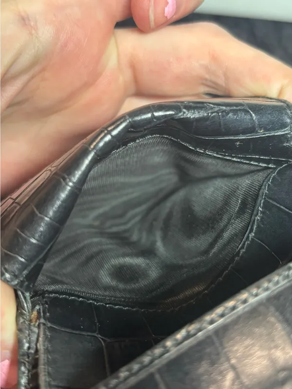 Ferragamo Vintage Vara Bow Wallet Croc Embossed Black Leather Compact Bifold - Image 10