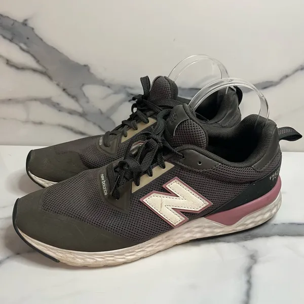 New Balance Women's Classic Retro Gray Pink Fresh Foam Sneaker Sz 10 Athletic - Image 3