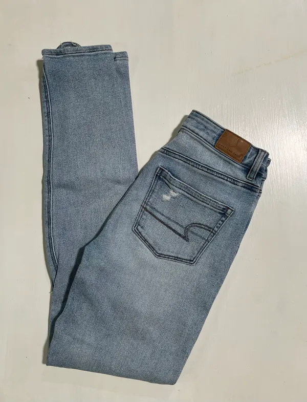 American Eagle mom jeans - Image 3