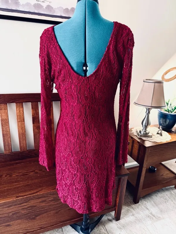 Beautiful Liberty Love Maroon Dress Size Large - Image 3