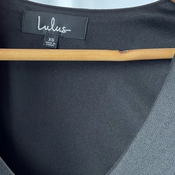 Lulus Love It All Three-Quarter Sleeve Scalloped Shift Dress in Black‎ Size XS - Image 5