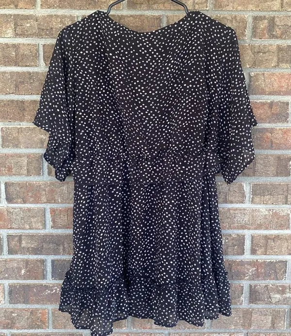 Black ruffly boutique blouse by L. Love size large - Image 2
