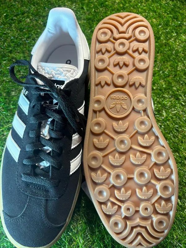 Adidas 8.5 women. Black and white. Triple stacks - Image 7