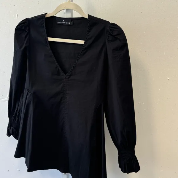 Pomander Place‎ V-Neck Smocked Cuff Poplin Top Y20953T Small Black Casual - Image 3