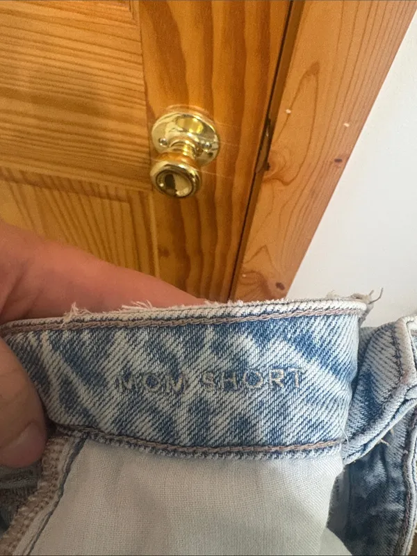 American Eagle Distressed Strigid Denim Jean Mom Shorts Size 000 - Image 4