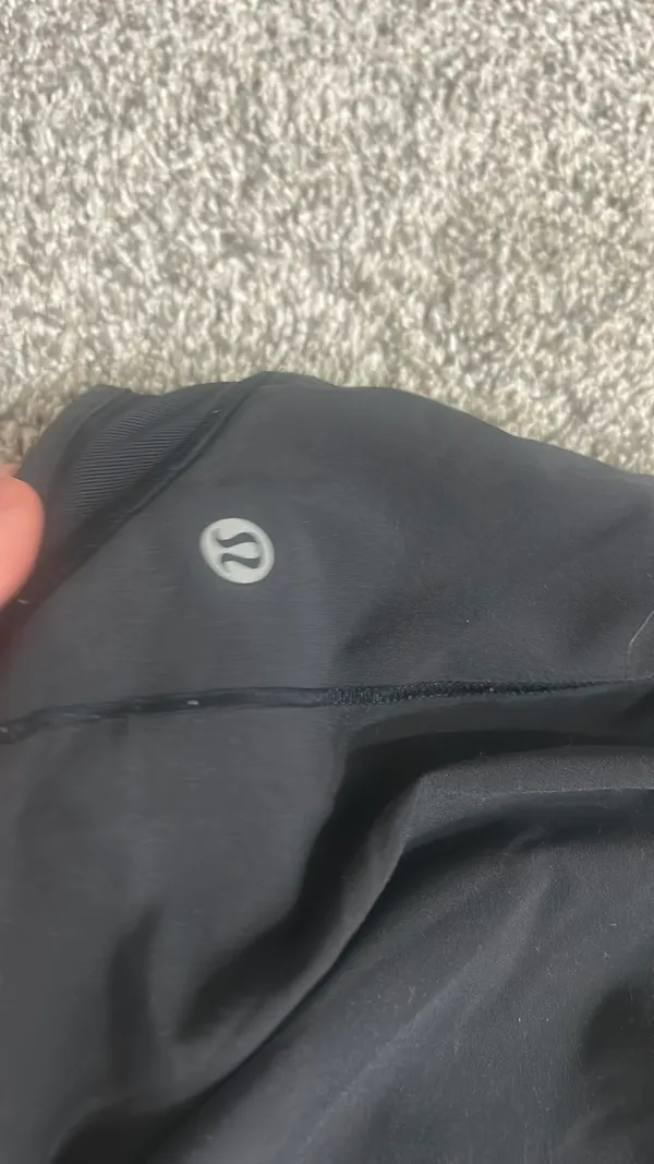 Lululemon Black Hotty Hot Shorts 2.5 - Image 5