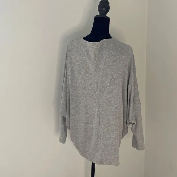 ALYA  Women’s Sweater. Size Medium. Gray‎ - Image 3