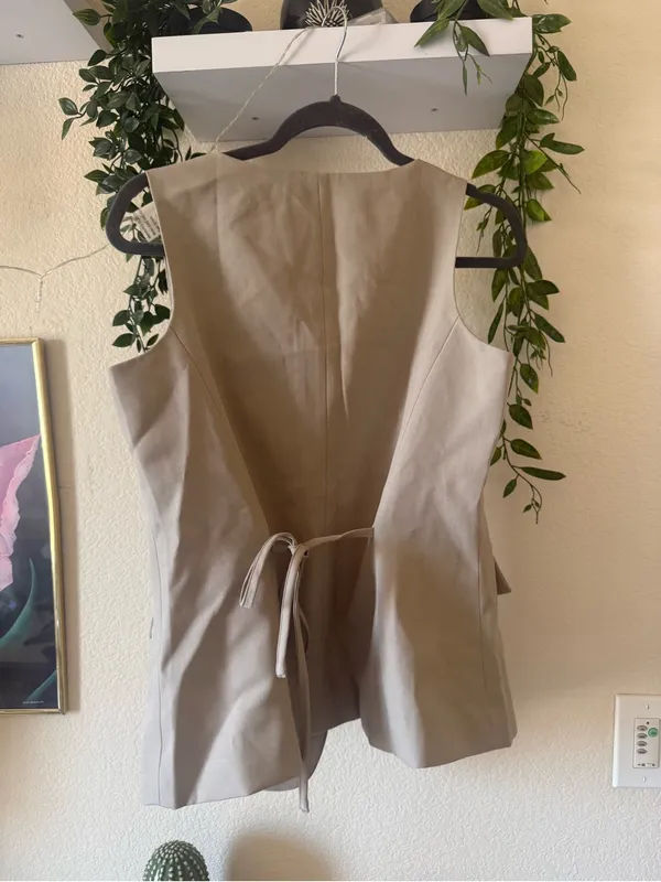 Amazon ZESICA NWT Women's Summer Business Casual Sleeveless Blazer Vest - Image 3