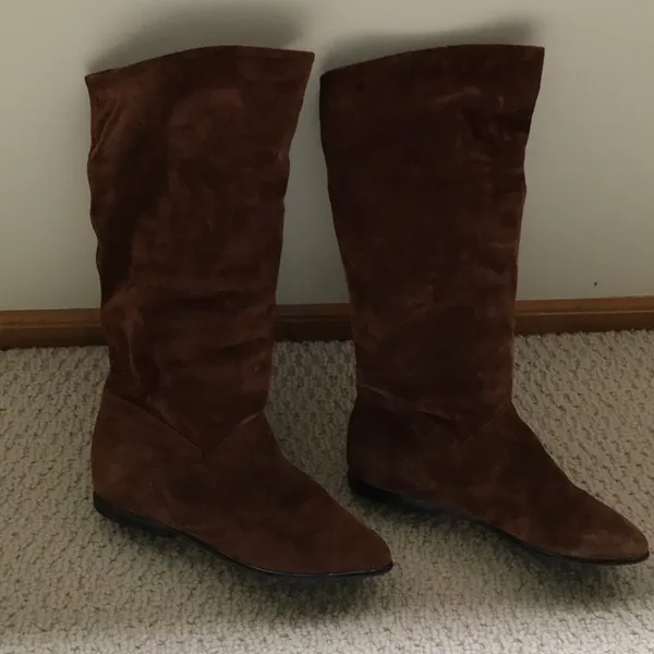 Great brown leather suede boots. Size 7 1/2. BNWT. - Image 4