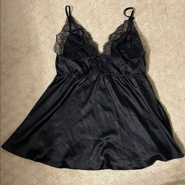 Victoria's Secret Black Lace Chemise, Medium NWOT - Image 2