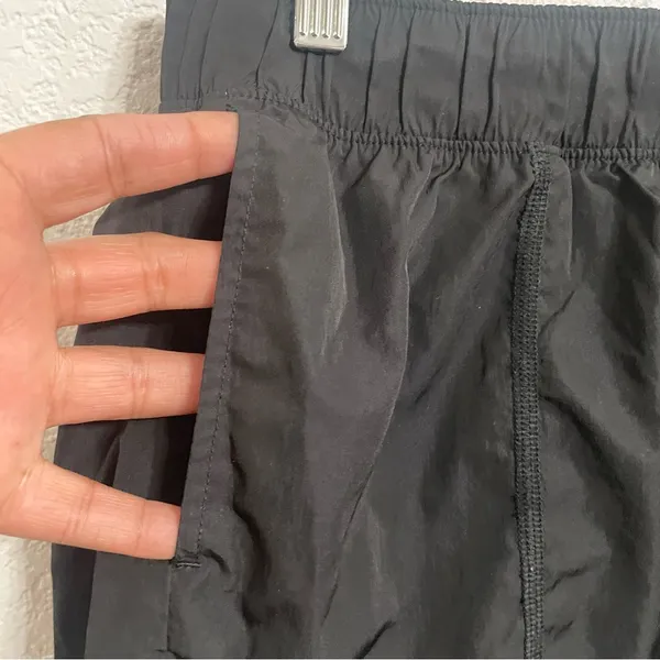 Aerie Offline Womens Shorts Athletic Black Mixed Media Pockets Size Large - Image 6