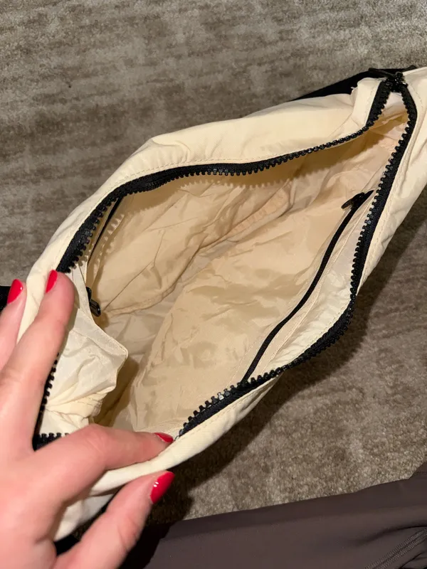 Baggu medium crescent bag - Image 3