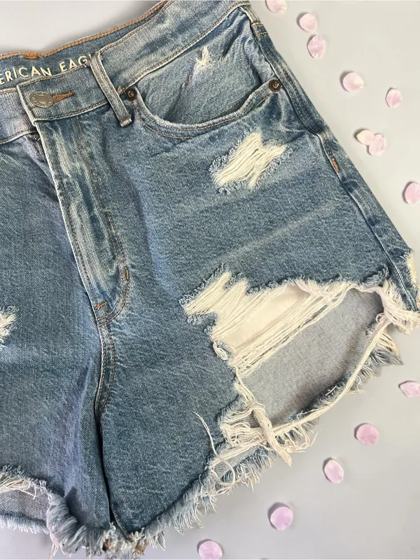 American Eagle Highest Rise 90’s Boyfriend distressed Jeans Shorts - Image 4