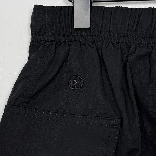 Lululemon Nylon Cargo Mini Skirt Black Size Large - Image 4