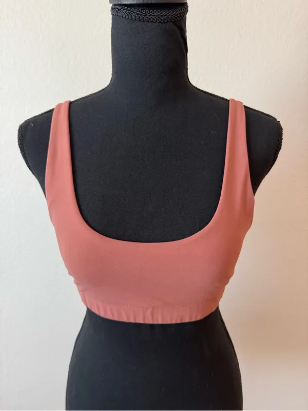 Vuori Daily Bra In Rosewood Size S Like New - Image 4