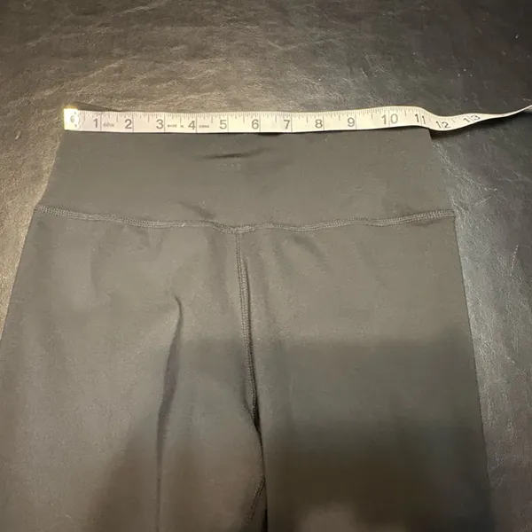 Nike One Dri-FIT Women’s Black Mid Rise Crop Leggings XS Athletic Workout Pants - Image 8