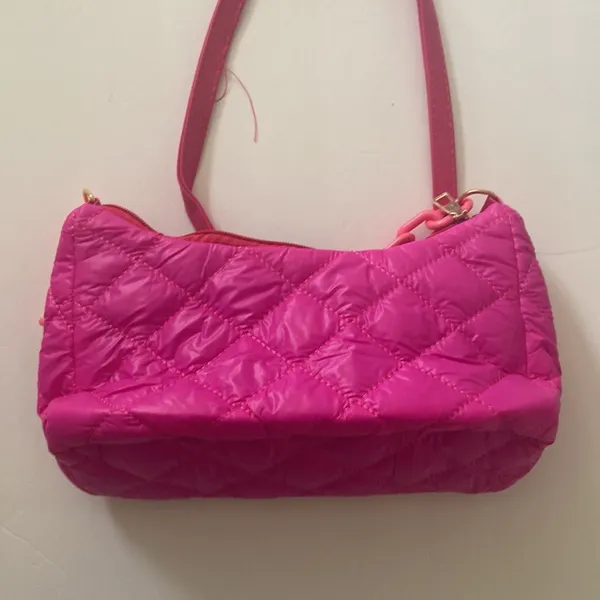 Pink quilted chain shoulder bag - Image 7
