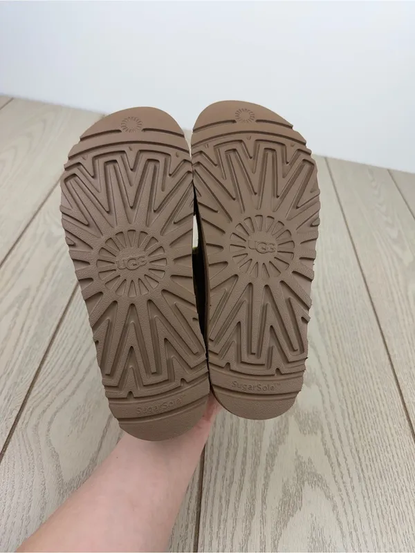 UGG Women's Goldenstar Heritage Braid Embroidered Suede Sandal US8 Chestnut $140 - Image 7