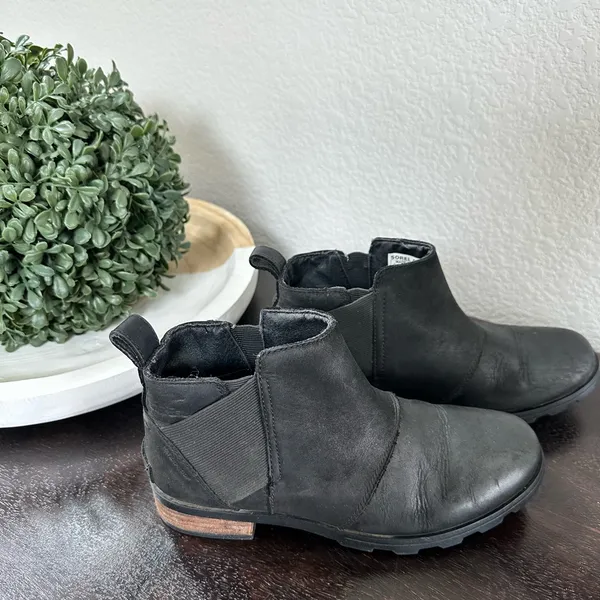 Sorel Emelie Chelsea Waterproof Boots 7 - Image 4