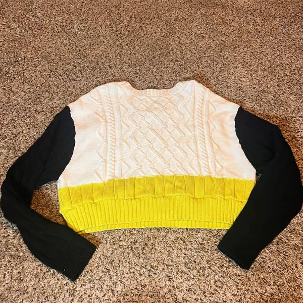 Kendall‎ & Kylie Color Block Cable Knit Cropped Sweater Small White Black Yellow - Image 6
