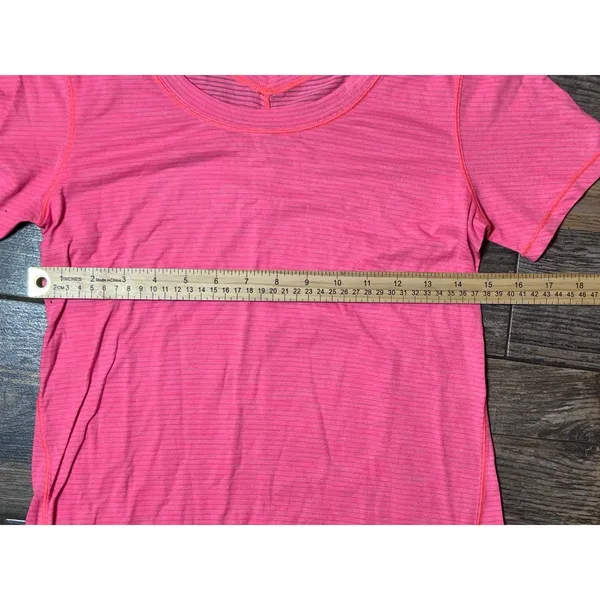 Lululemon Pink‎ Striped V-Neck Short Sleeve Athletic Top Small Lightweight Sheer - Image 4