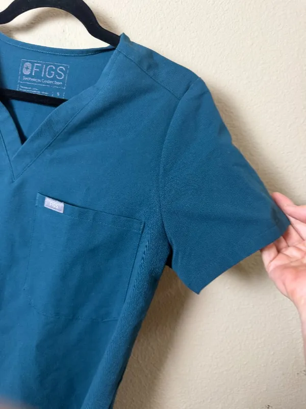 FIGS Catarina One Pocket Scrubs Top Teal Size Small - Image 4