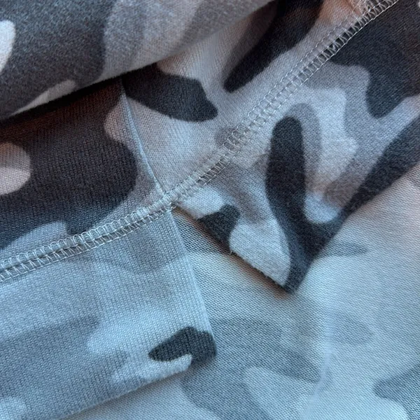 Retrology Long Sleeve Gray Toned Camouflage Top size S with front pouch pocket - Image 9